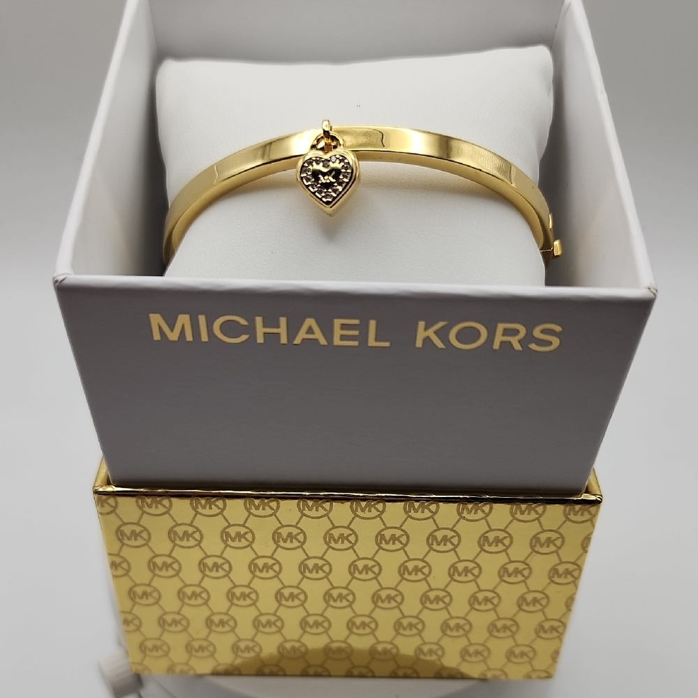 Michael Kors Gold Tone‎ Bracelet with Pave Heart Charm